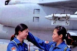 TQ huấn luyện nữ phi công lái tiêm kích bom FBC-1