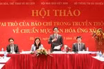 Nhiều người học vị cao nhưng văn hoá... "lùn"