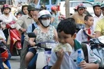 Học thêm càng nhiều, gánh nặng đè lên vai phụ huynh càng lớn