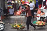 Người phụ nữ đi nhờ xe