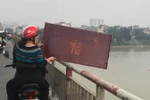 Ném bỏ đồ thờ, tổ tiên nào phù hộ!