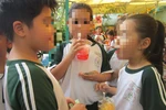 Trẻ có nguy cơ bị ung thư nếu uống nhiều nước ngọt có ga