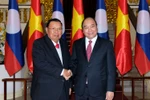 Thủ tướng hội kiến Tổng Bí thư, Chủ tịch nước Lào