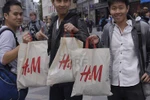 Khi hàng hóa ế ẩm, thời trang phụ kiện nam Hàn lại lên ngôi