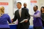 Tổng thống Obama đi bầu cử sớm ở Chicago