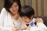 Dạy con học khó, cha mẹ tìm "tuyệt chiêu"