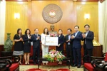 TH tặng 1 triệu ly sữa tươi cho người cách ly, y bác sĩ chống dịch Covid-19