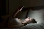  Thường xuyên sử dụng điện thoại vào ban đêm làm tăng nguy cơ ung thư vú