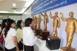 Trưng bày 32 phác thảo mẫu tượng đài Bác Hồ mới