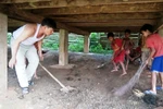 Câu chuyện 40 năm lên non dậy chữ của một người thầy