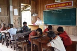 Nơi người thầy phải học tiếng của đồng bào dân tộc Ma-Coong