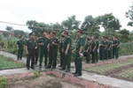 Đoàn cán bộ QĐND Lào thăm Quân đoàn 4 của Việt Nam
