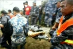 VIDEO: Hiện trường vụ rơi máy bay chết người ở Nepal