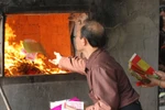 Hóa vàng ngày Tết cúng như thế nào?
