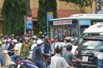 Công an giải cứu nhân viên xe buýt bị hàng chục đối tượng vây đánh