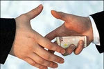 Thư ký TAND nhận tiền 'bẩn' thay đổi quyết định của tòa