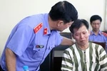 Vụ án tù oan 10 năm của ông Chấn: Họ "cắp ô" hay cắp "lưỡi hái"?