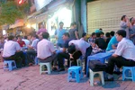 "Lười và ham nhậu" là cái nhìn của người nước ngoài về đàn ông Việt 