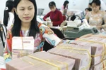 Ngân hàng yếu kém nên “âm thầm” đóng cửa