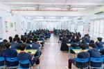 Phí giữ chỗ thể hiện trách nhiệm giữa trường tư và phụ huynh: Không nên cấm