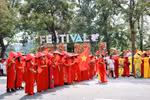 Du khách hào hứng tham gia các hoạt động tại Festival Thu Hà Nội năm 2024