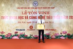 Thạc sĩ Đậu Quang Vinh NCKH bằng cách "cùng ăn, cùng ở, cùng làm” với người dân