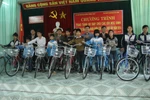 Báo Giáo dục Việt Nam trao tặng xe đạp tới học sinh có hoàn cảnh khó khăn