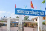 Chưa nghỉ hè đã thông báo mua đồng phục