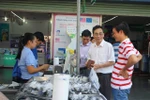Lãnh đạo cùng ăn cá biển, dân háo hức đi mua cá, ngư dân vui mừng