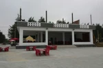 Nhiều quán dọc bờ biển Thừa Thiên - Huế vắng khách sau tin cá biển chết 