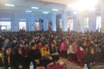 Mặc trời mưa lạnh, hơn 3.500 học sinh Huế tham dự tư vấn tuyển sinh
