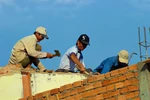 'Kẻ miệt thị thợ xây như lợn ăn cám sống ở nơi không có con người'