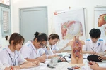 Nhiều năm không được tăng học phí, trường đại học khó khăn chồng chất khó khăn