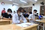 Sáng nay (7/7) hơn 1 triệu thí sinh làm bài thi môn Ngữ văn, thời gian 120 phút