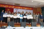 Giải Golf từ thiện "Vì trẻ em Việt Nam" 15 năm đồng hành HS, SV vượt khó học tốt