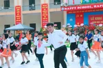 Kiên trì tập luyện thể thao, thầy hiệu trưởng đạt 2 kỷ lục để giúp đỡ HS nghèo