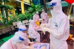 Hàng trăm thầy cô và học trò vẫn đang ngày đêm "chiến đấu" nơi tâm dịch