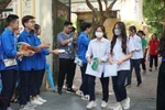Thi vào lớp 10 ở HN: Thí sinh thở phào sau môn tiếng Anh, tự tin đạt điểm tối đa