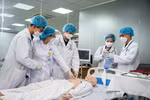 Trường ĐH Phenikaa đổi mới đào tạo Y khoa: Hướng tới mô hình thực hành 1 kèm 1