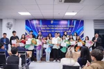 Trường Quốc tế - ĐHQGHN vinh danh, khen thưởng các sinh viên tiêu biểu năm 2024