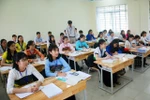 Kiến nghị học sinh DTTS có học lực Khá trở lên cũng được khen thưởng