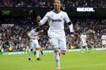 Real Madrid 6-2 Malaga: Ronaldo cán mốc 200 bàn thắng