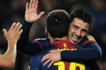 Barcelona 3 - 1 Rayo Vallecano: Villa tung, Messi hứng