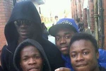 Balotelli đỗ siêu xe, vào trường học "giải quyết"