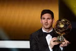 Lionel Messi lập kỷ lục với Quả bóng Vàng năm thứ 4 liên tiếp