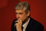 Fan Arsenal rải truyền đơn chế nhạo đội nhà