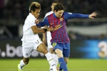 Góc ảnh: Messi 'đè' Neymar, Barca vô địch thế giới