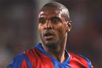 Nằm viện chữa ung thư, Abidal vẫn gửi lời chúc cho cầu thủ đột quỵ