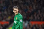De Gea lại phạm sai lầm: Truyền nhân của Casillas nên ngồi dự bị