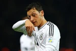 Số 10 hay nhất: Quá khứ Sneijder, hiện tại Ozil, tương lai Kroos